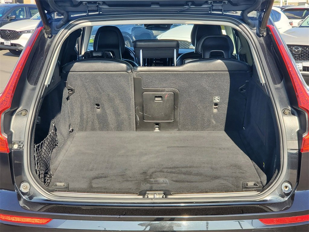 Used 2019 Volvo XC60 T5 Momentum w/ Multimedia Package image 17