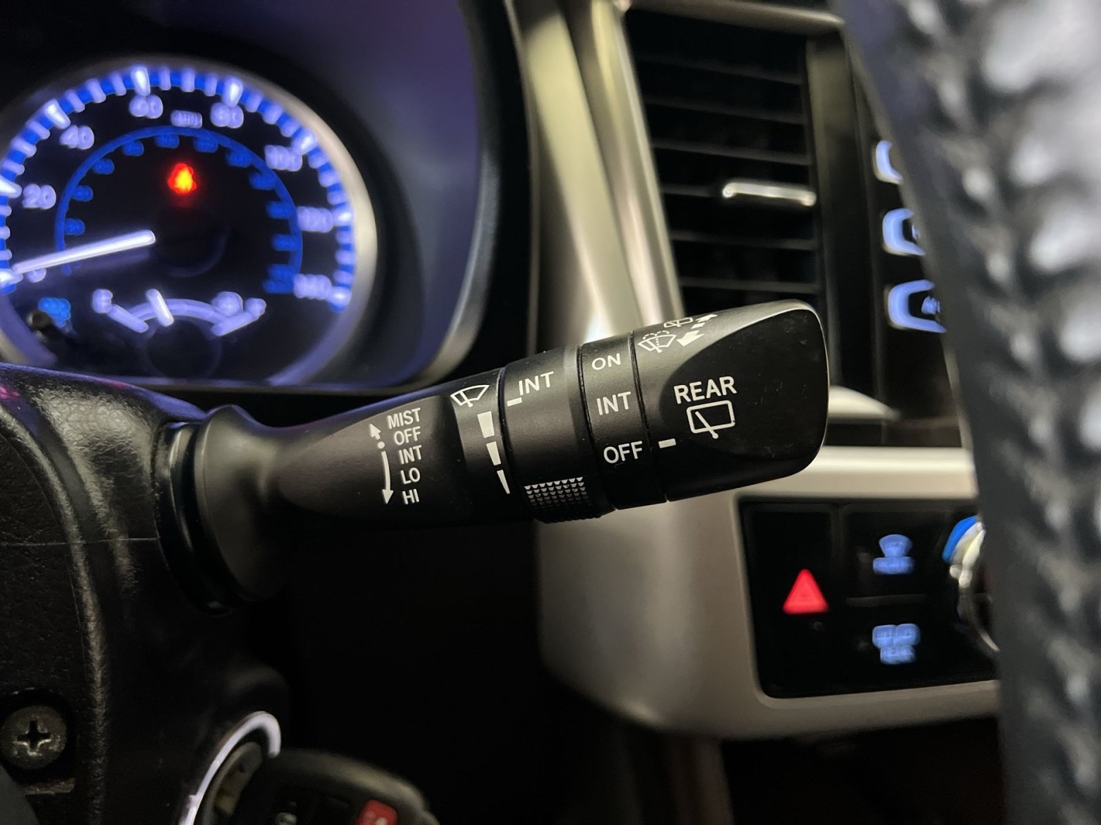 Used 2019 Toyota Highlander Plus AWD/4WD image 36