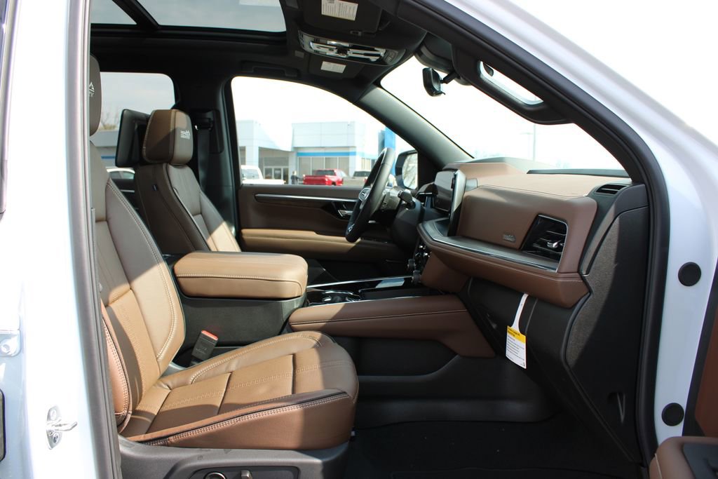 New 2026 Chevrolet Suburban High Country image 32