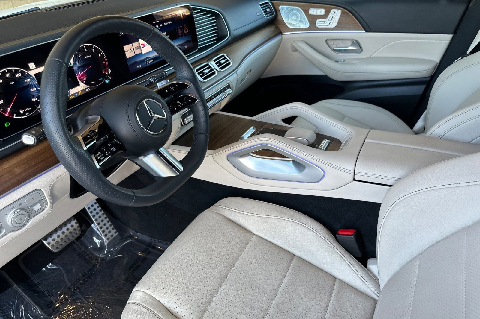 Used 2025 Mercedes-Benz GLS 450 4MATIC image 10