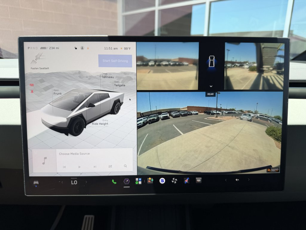 Used 2024 Tesla Cybertruck AWD Crew Cab image 29