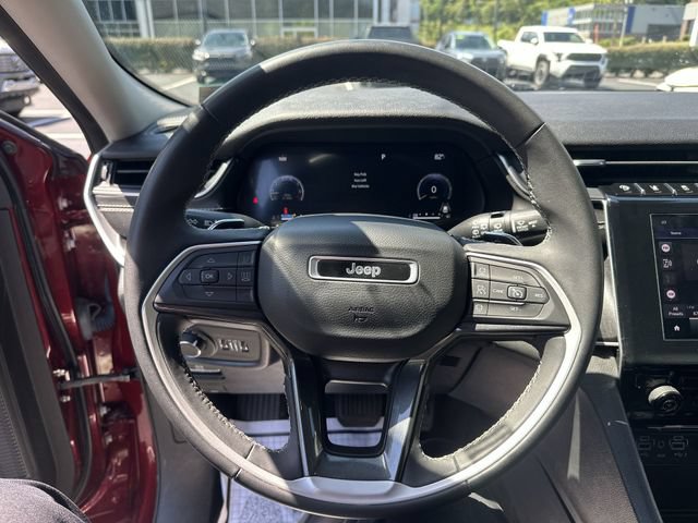 Used 2023 Jeep Grand Cherokee L Laredo AWD/4WD image 13