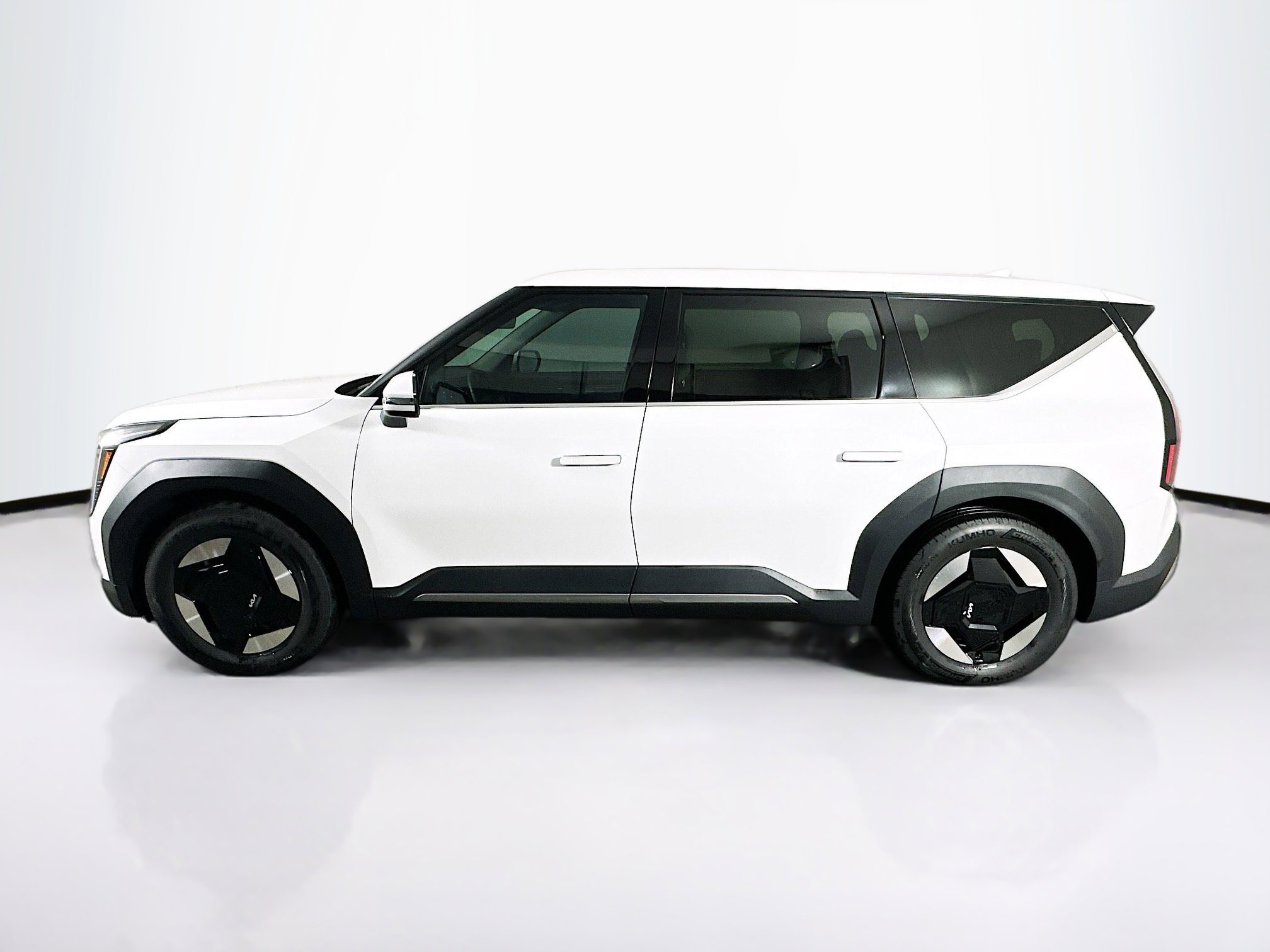 Used 2024 Kia EV9 Light Long Range image 4