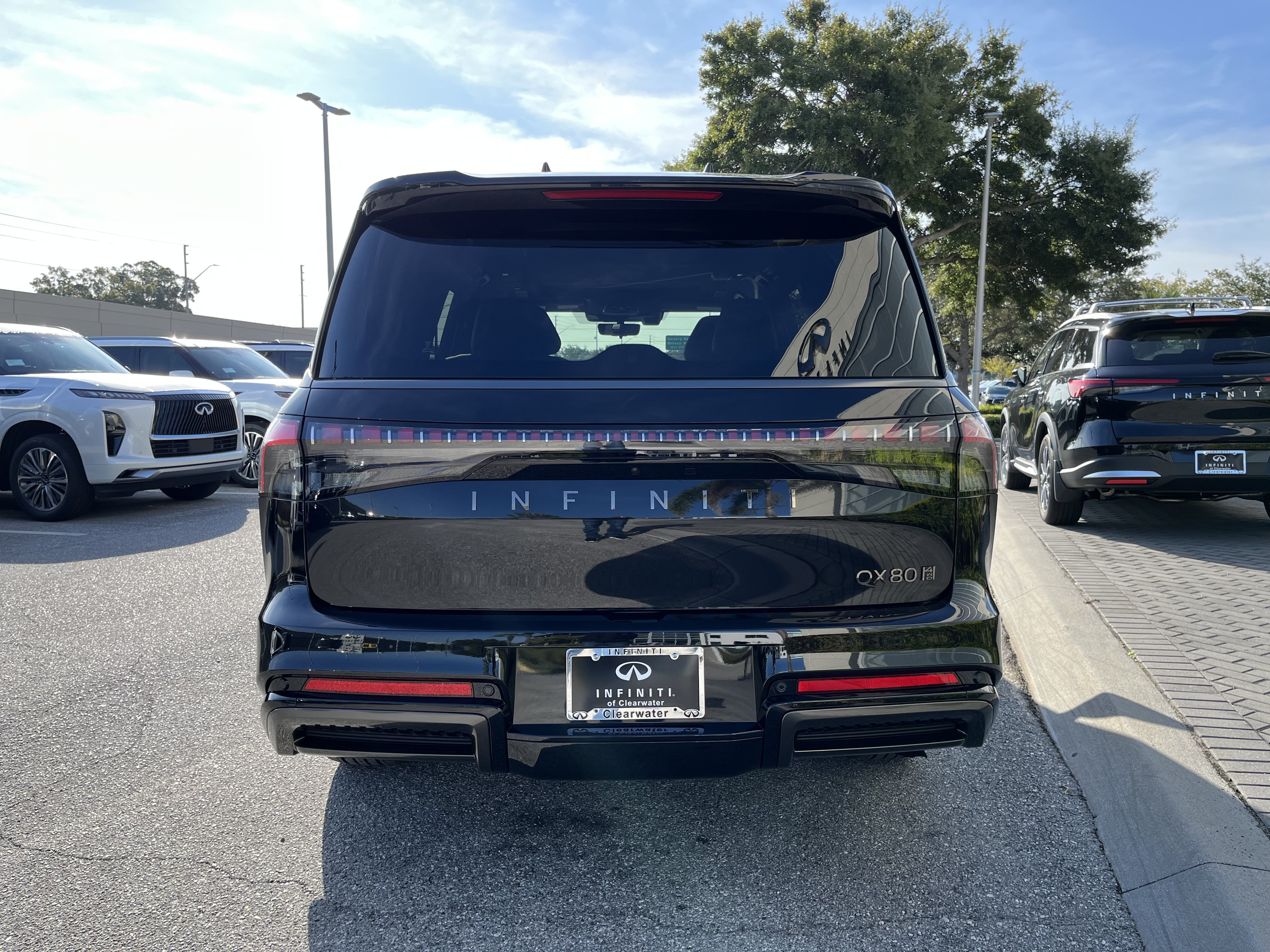 Certified 2026 INFINITI QX80 Autograph w/ Premium Cargo Package AWD/4WD image 4