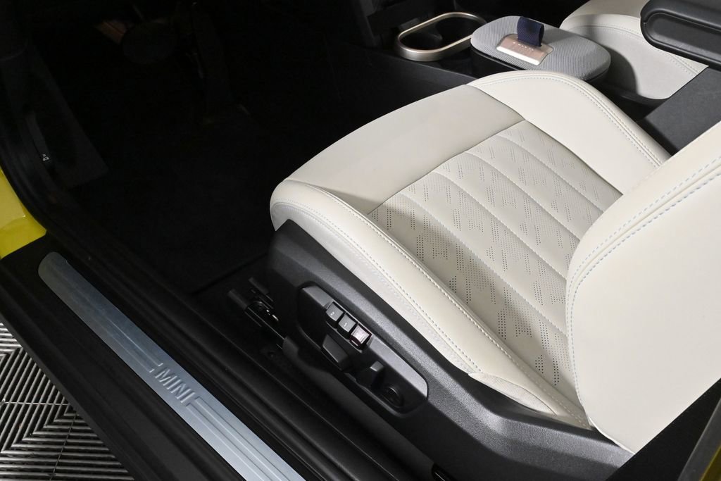 Certified 2025 MINI Cooper S image 26