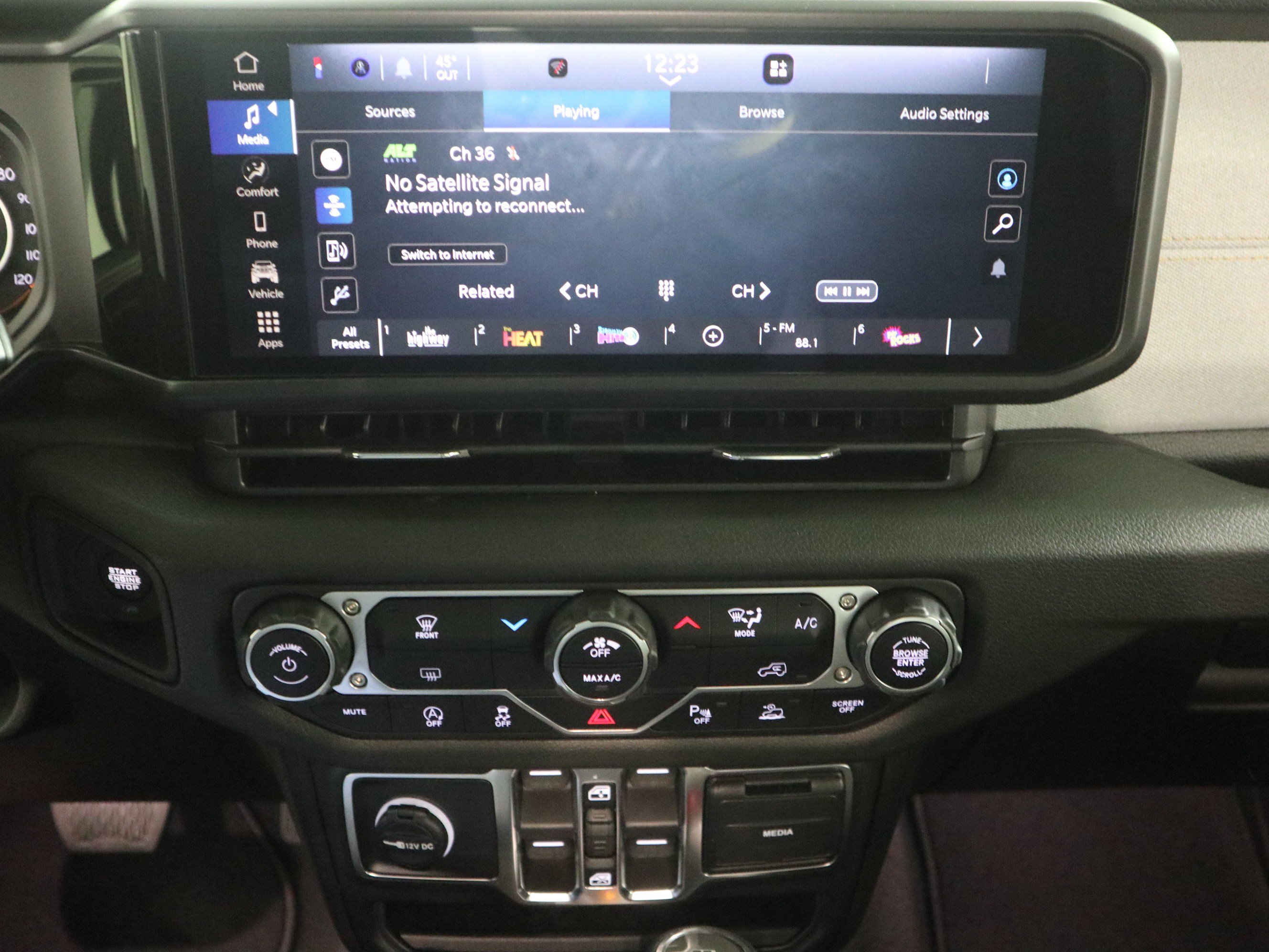 New 2026 Jeep Gladiator Sport AWD/4WD image 23