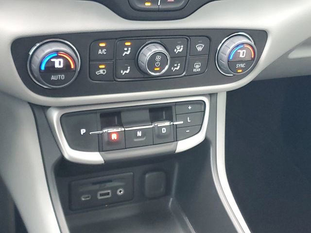 Certified 2024 GMC Terrain SLT w/ Tech Package FWD image 28