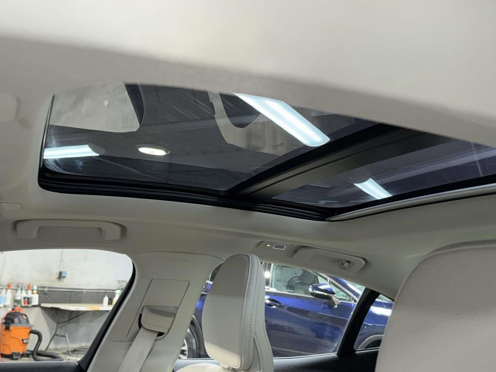 Used 2025 Volvo S60 T8 Plus image 20