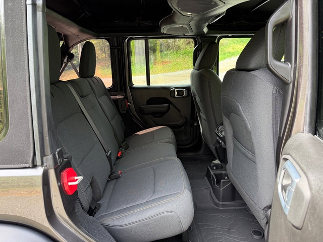 Used 2024 Jeep Wrangler Unlimited Sport image 20