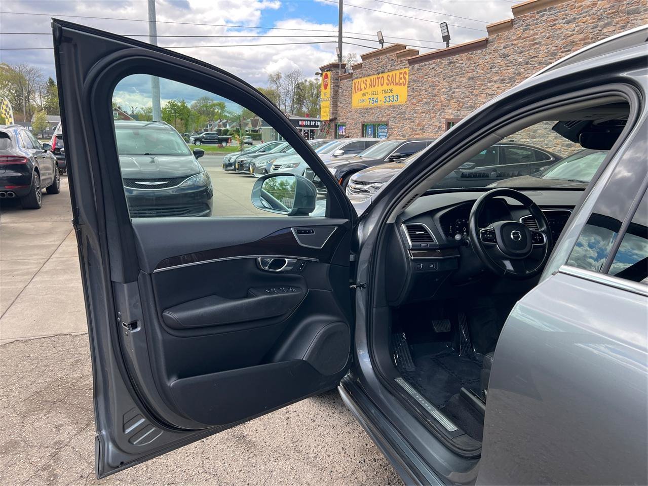 Used 2019 Volvo XC90 T5 Momentum AWD/4WD image 32