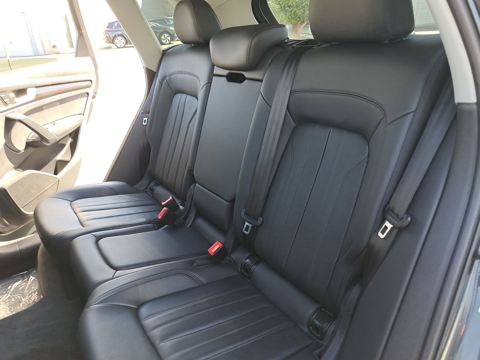 Used 2020 Audi Q5 e Premium w/ Convenience Package image 14