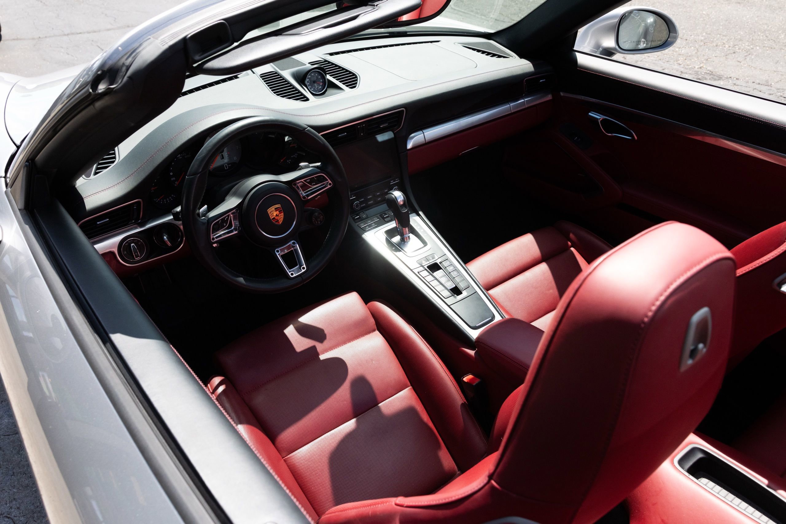 Used 2017 Porsche 911 Carrera 4S image 6