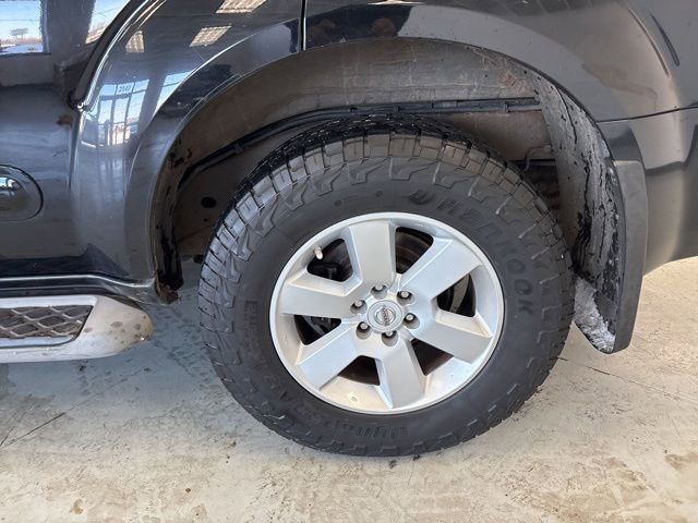 Used 2010 Nissan Pathfinder SE image 7