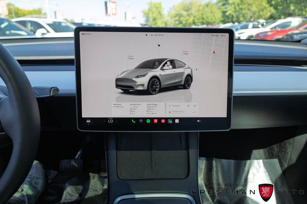 Used 2024 Tesla Model Y Long Range AWD/4WD image 27