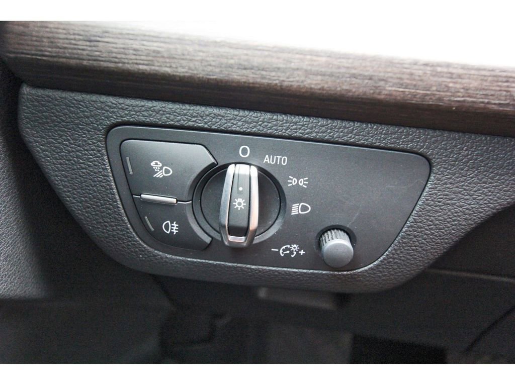 Used 2023 Audi Q5 2.0T Premium Plus w/ Premium Plus Package AWD/4WD image 19