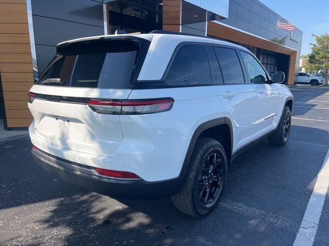 New 2026 Jeep Grand Cherokee Altitude RWD image 23