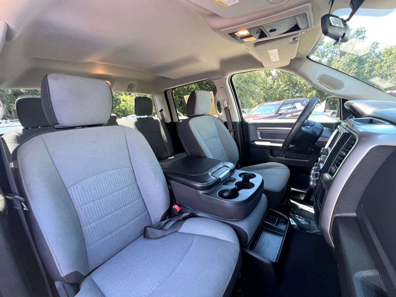 Used 2022 RAM 1500 Classic SLT image 36