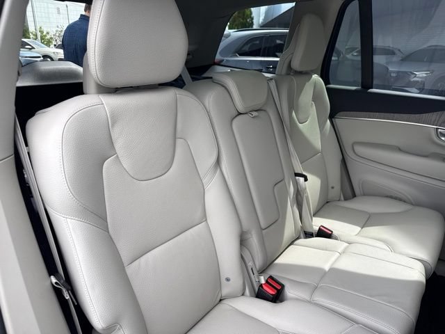 Used 2025 Volvo XC90 T8 Plus w/ Protection Package Premier AWD/4WD image 12