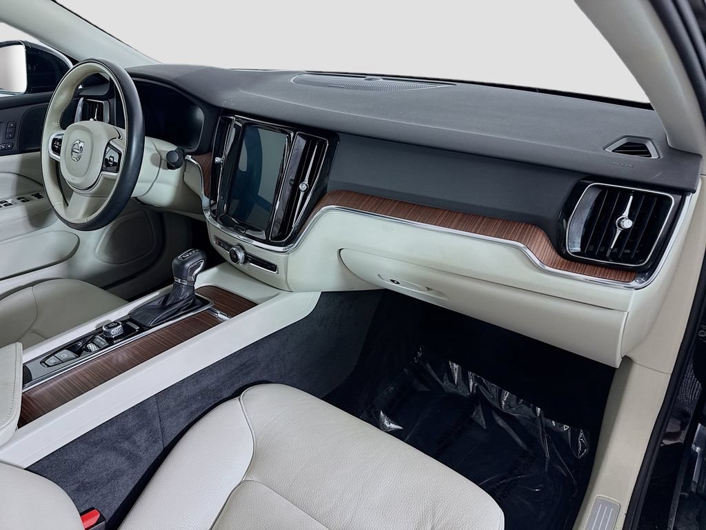 Used 2019 Volvo S60 T5 Momentum w/ Multimedia Package FWD image 29