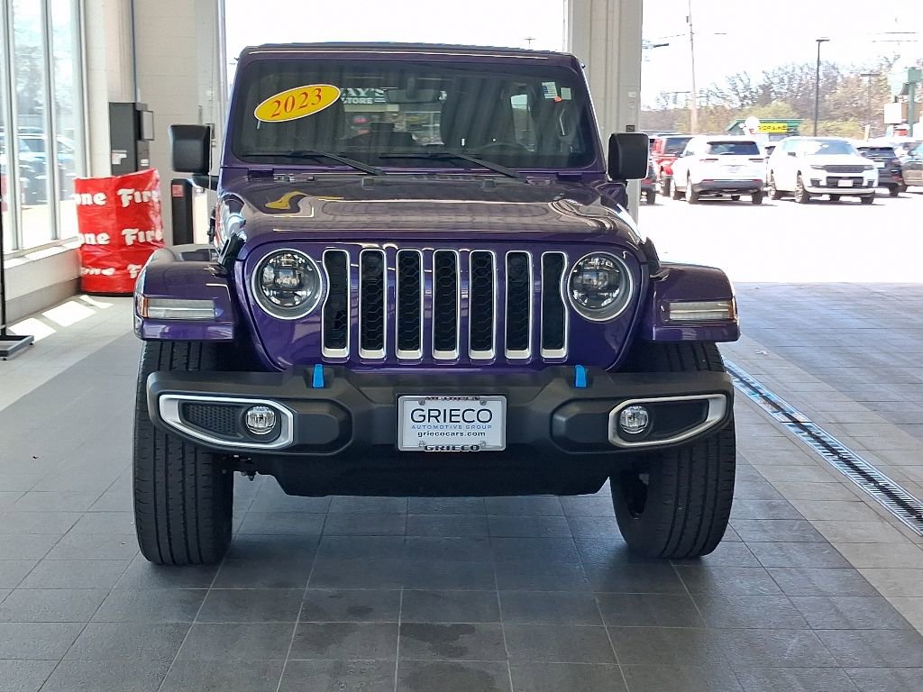 Used 2023 Jeep Wrangler Unlimited Sahara w/ Cold Weather Group AWD/4WD image 3