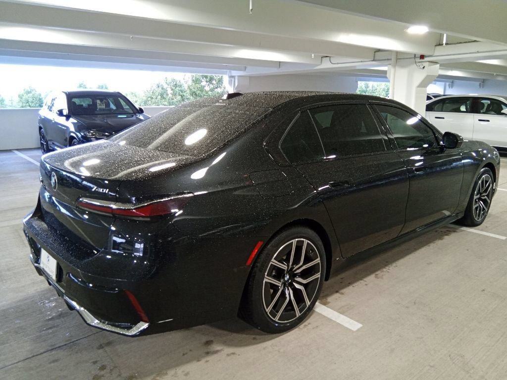 Certified 2024 BMW 740i RWD image 5