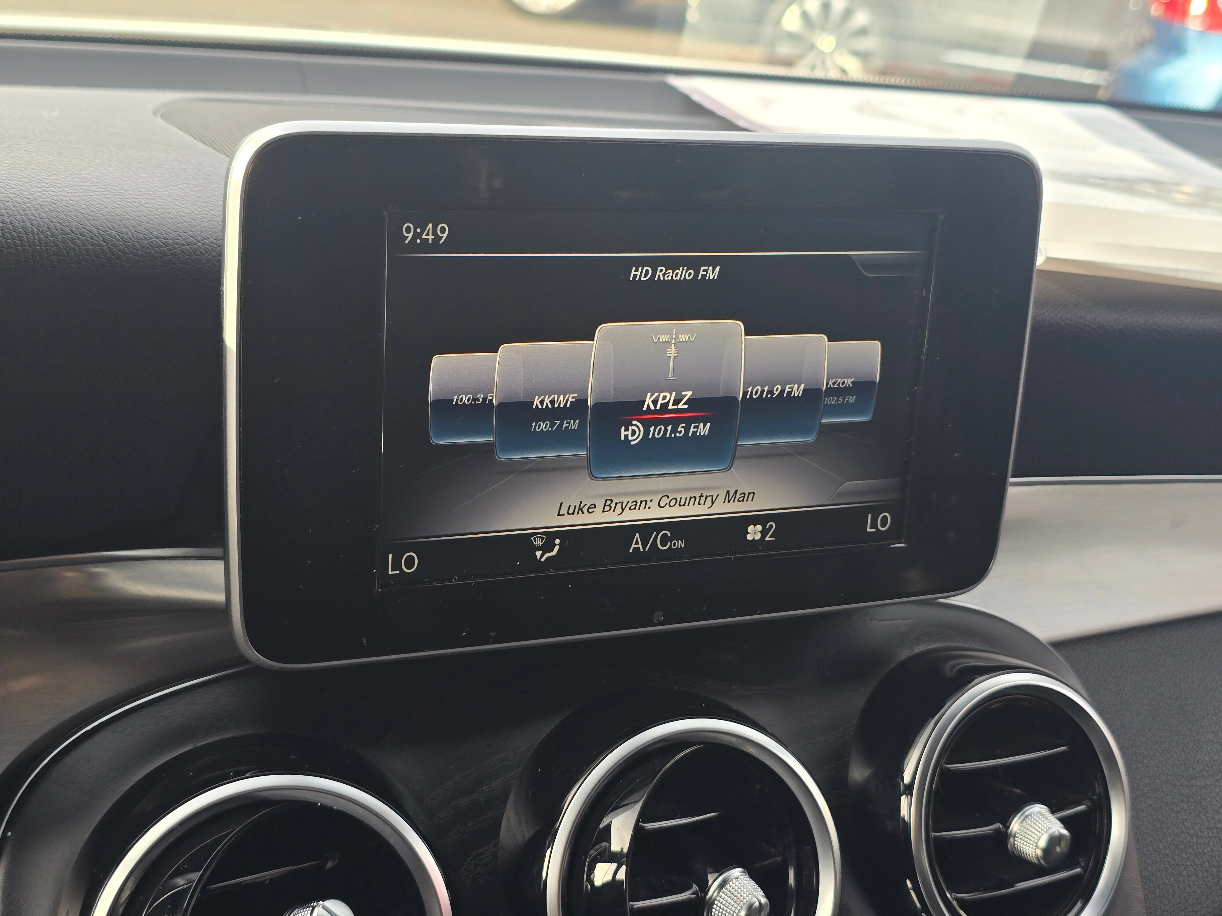 Used 2019 Mercedes-Benz GLC 300 4MATIC image 27