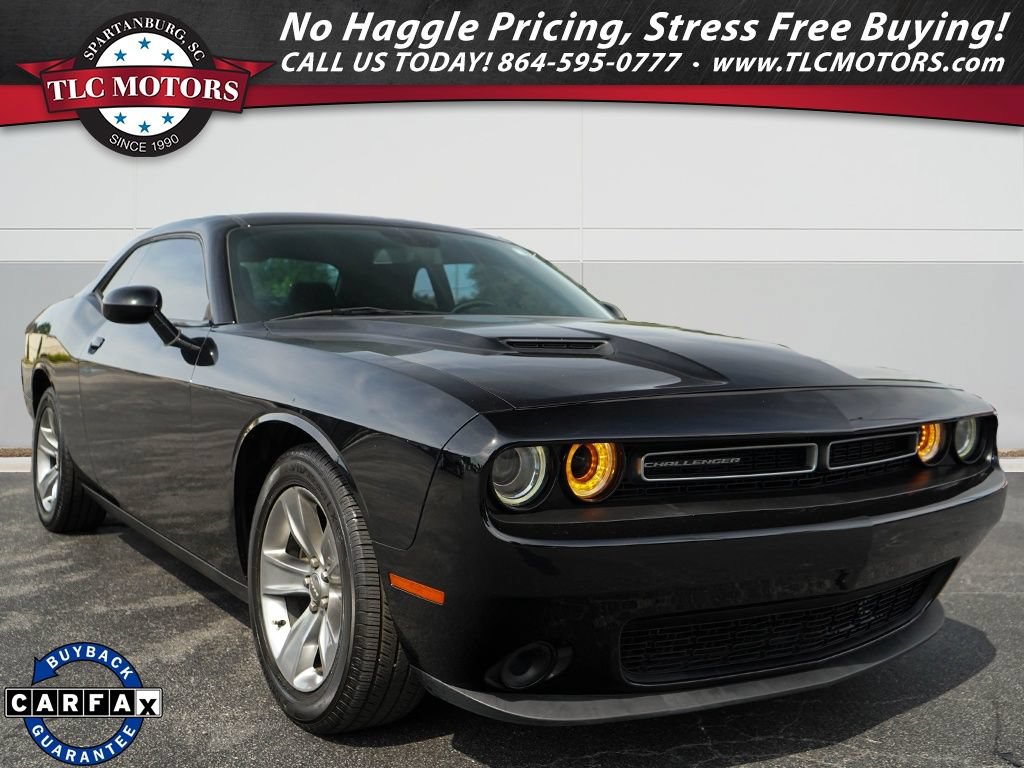 Used 2019 Dodge Challenger SXT RWD image 1