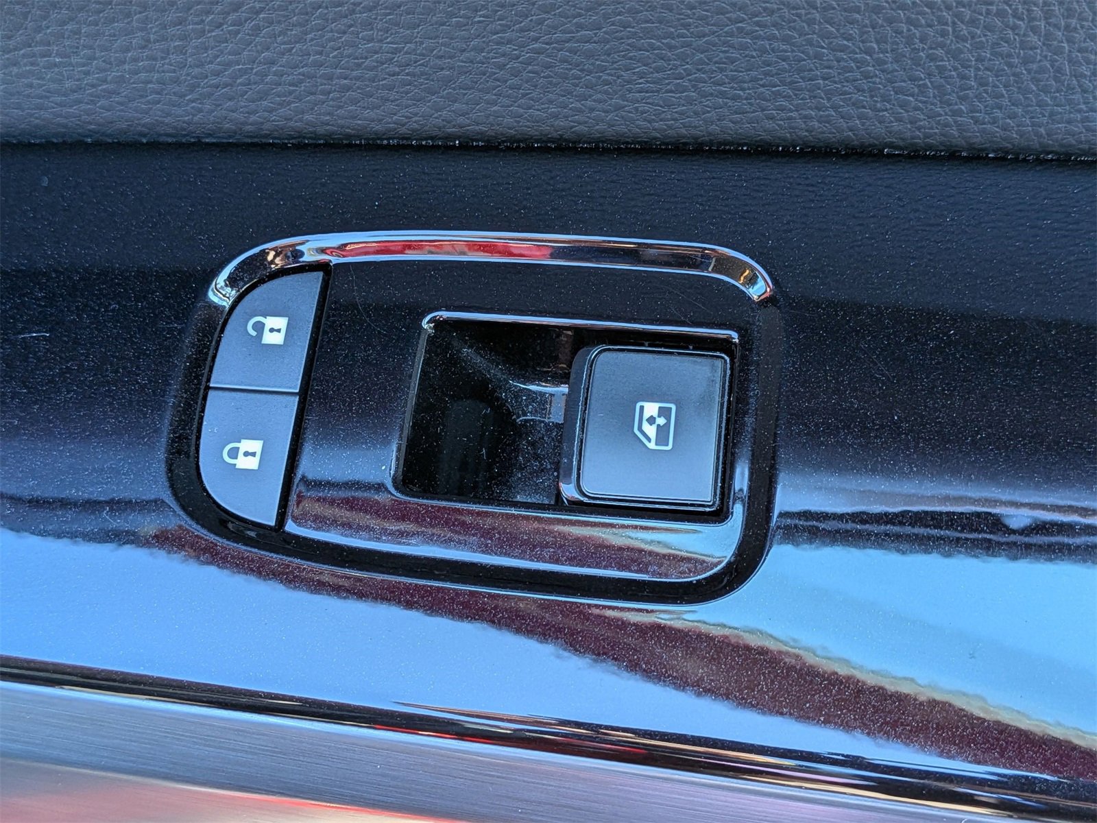 Used 2022 Nissan Pathfinder SL w/ SL Black Package image 44