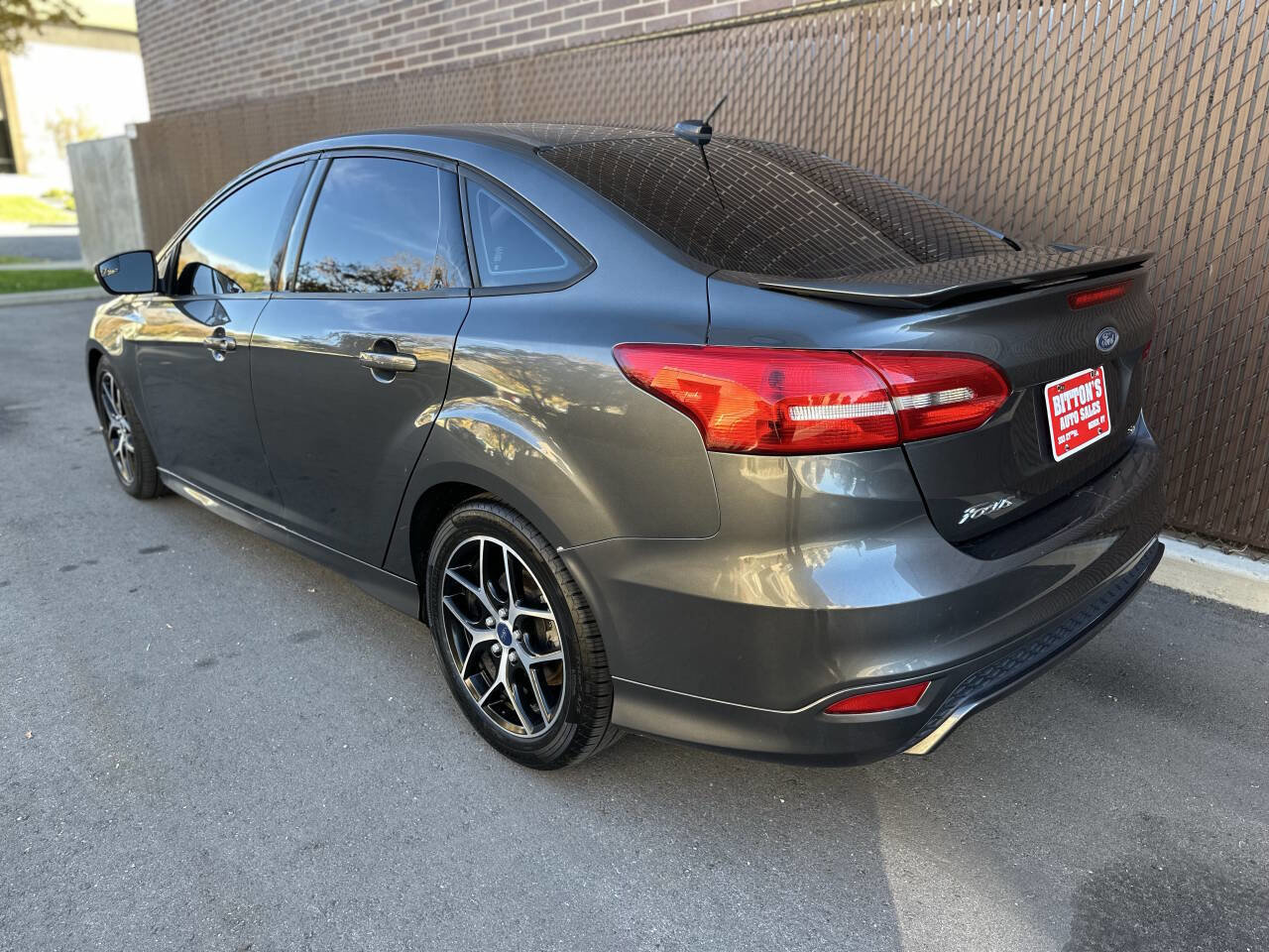 Used 2016 Ford Focus SE w/ SE Sport Package image 5