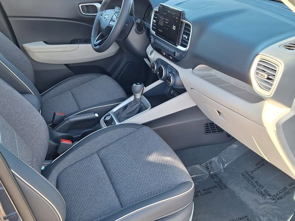 New 2025 Hyundai Venue Limited image 24