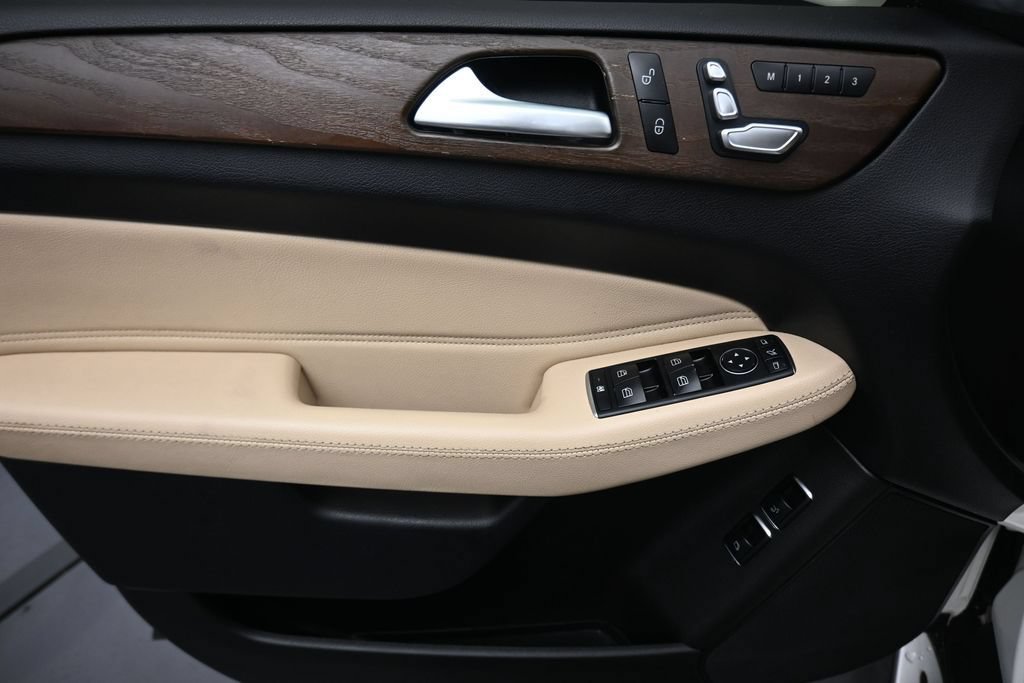 Used 2018 Mercedes-Benz GLS 450 4MATIC image 10