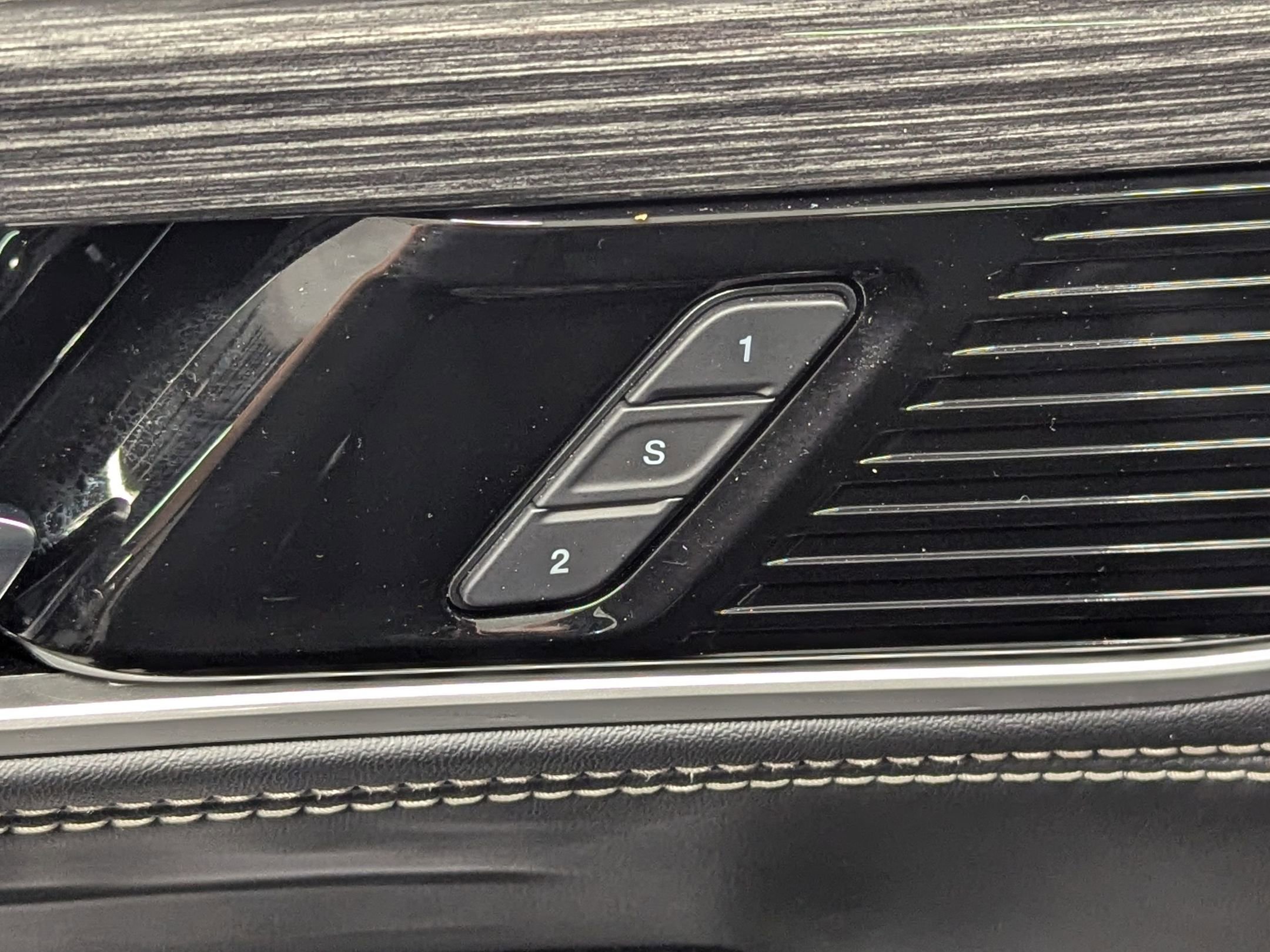 Used 2022 Jeep Wagoneer Series III w/ Premium Group I image 18