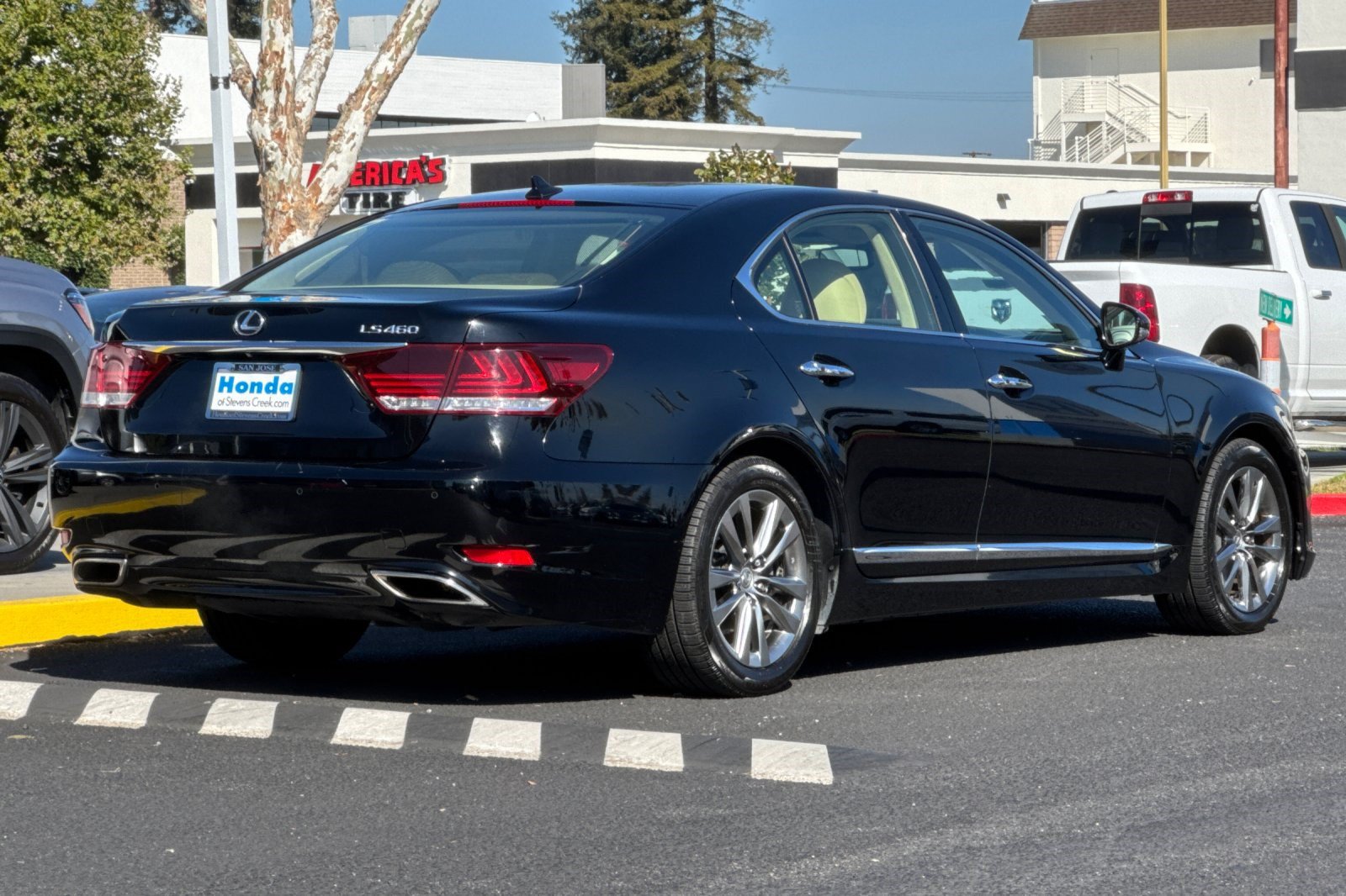 Used 2013 Lexus LS 460 w/ Comfort Pkg RWD image 9