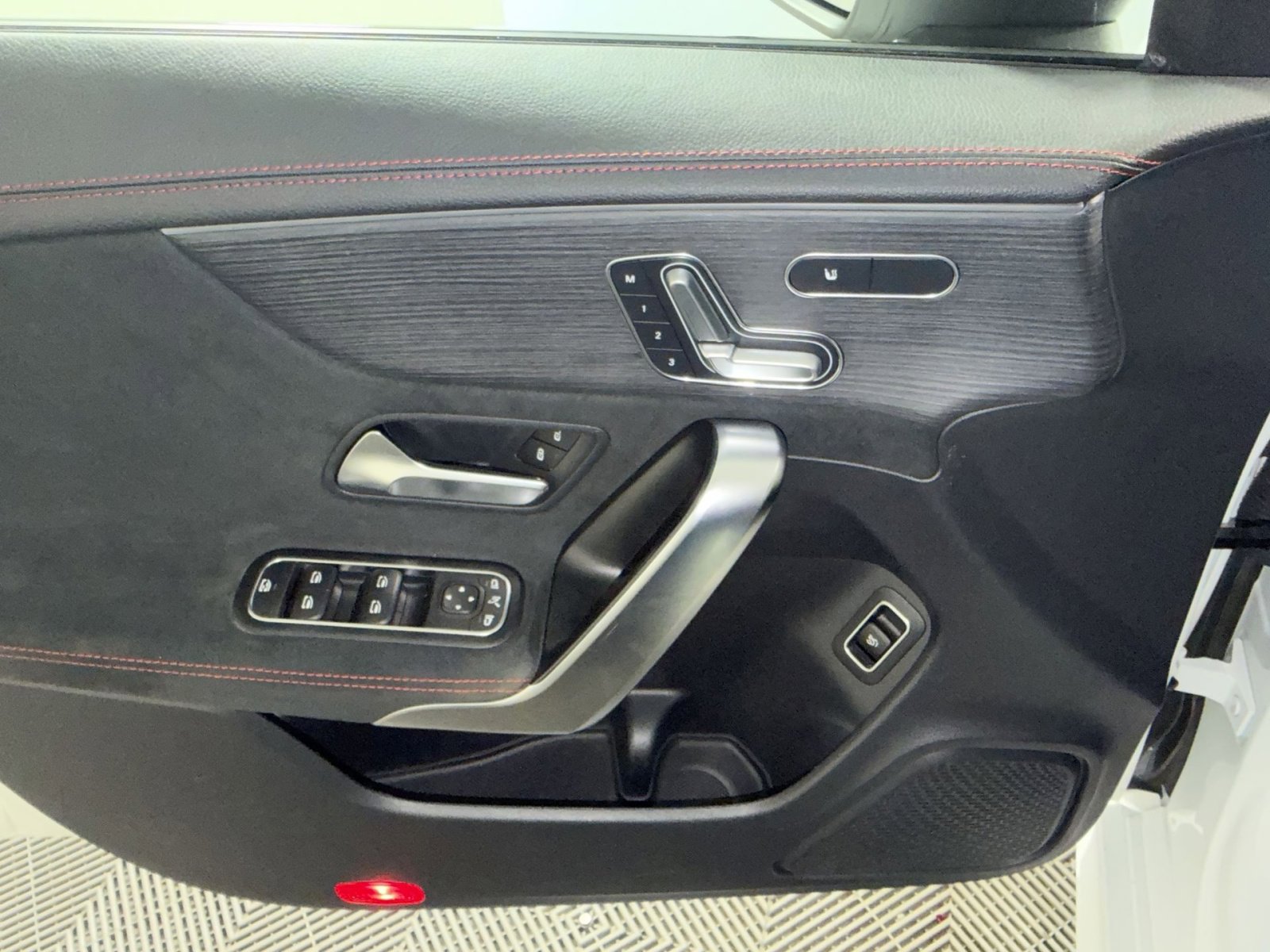 Used 2023 Mercedes-Benz CLA 250 4MATIC image 15