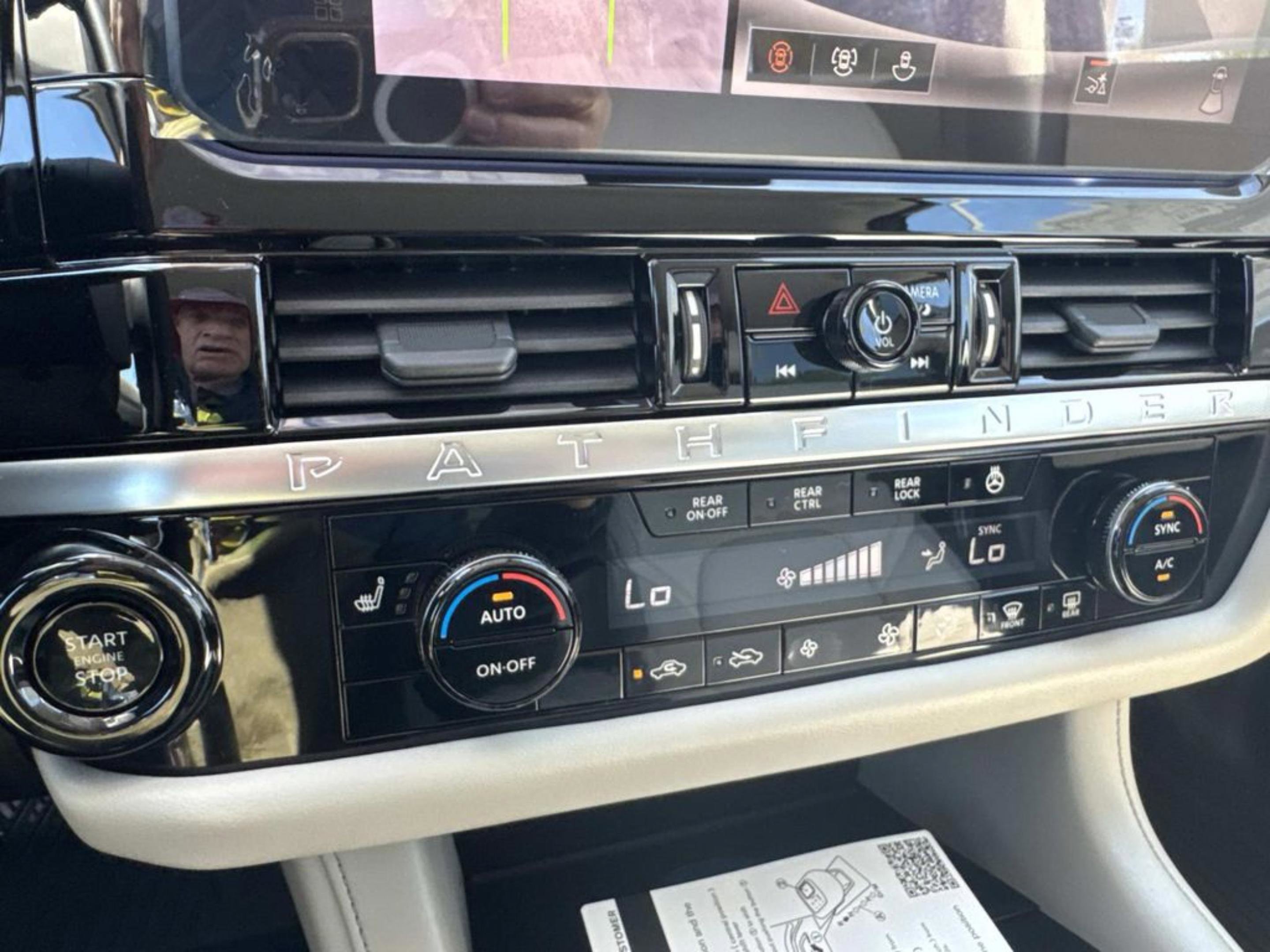 New 2026 Nissan Pathfinder SL image 27