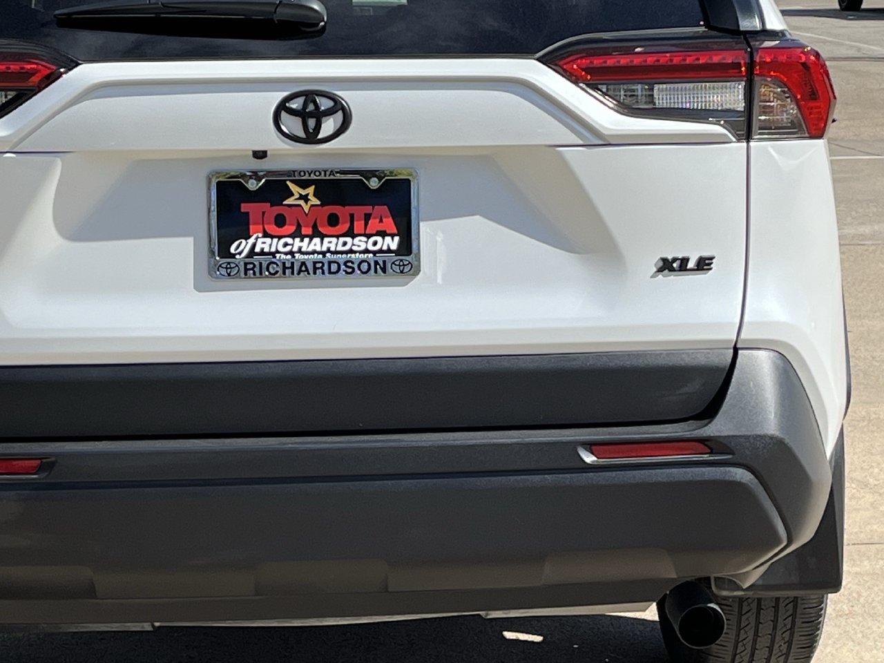Used 2024 Toyota RAV4 XLE Premium FWD image 6
