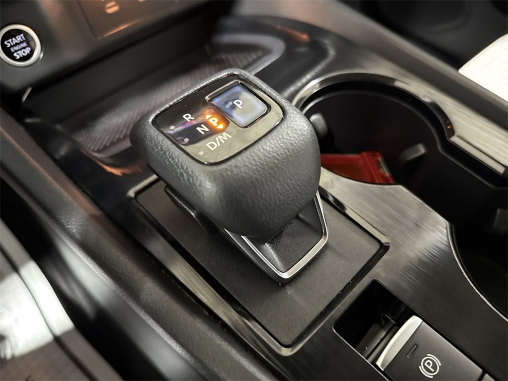 Used 2021 Nissan Rogue SV image 16