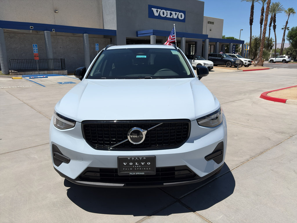 New 2026 Volvo XC40 B5 Core AWD/4WD image 2