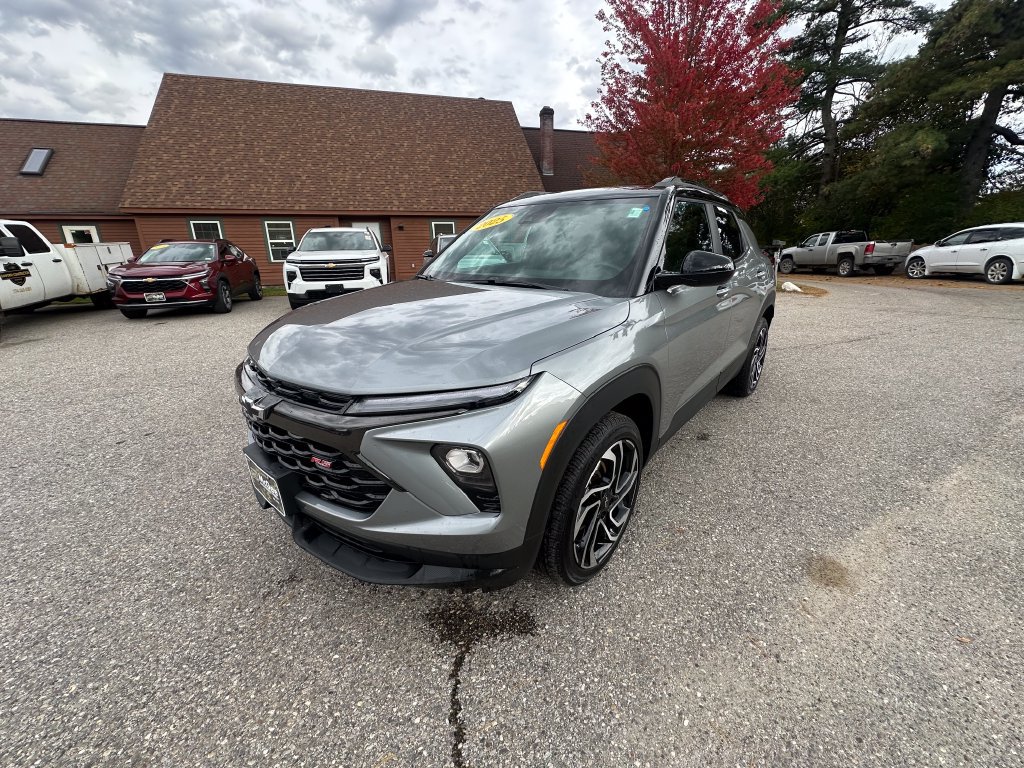 Used 2025 Chevrolet TrailBlazer RS w/ Convenience Package AWD/4WD image 1