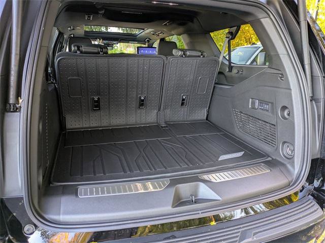 New 2026 Chevrolet Suburban Premier image 32