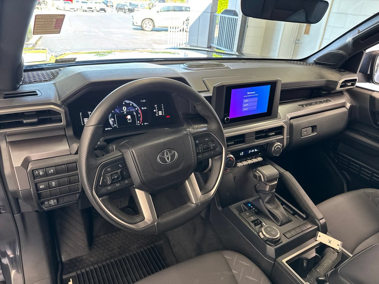Certified 2025 Toyota Tacoma SR5 w/ SR5 Upgrade Package AWD/4WD image 15