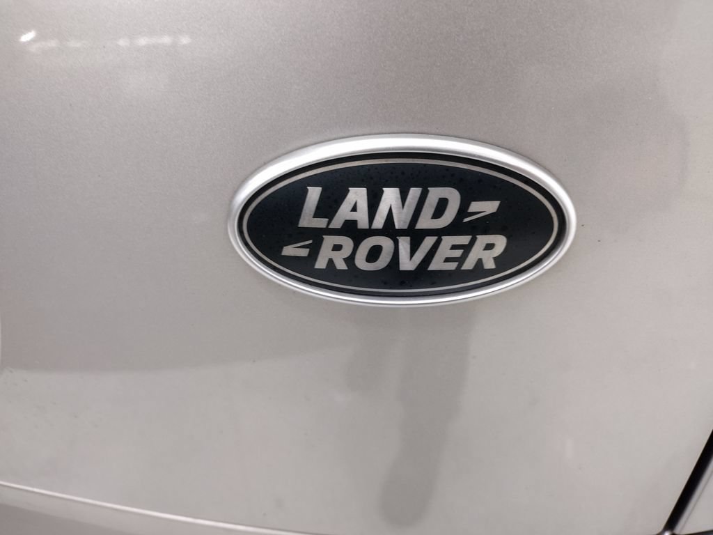 Used 2020 Land Rover Range Rover Velar R-Dynamic S AWD/4WD image 16