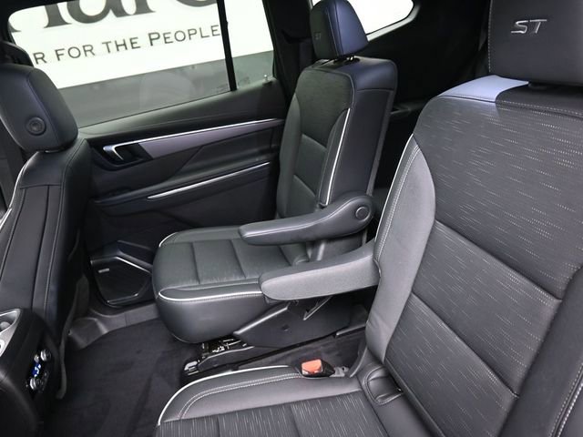 Used 2025 Buick Enclave Sport Touring image 21