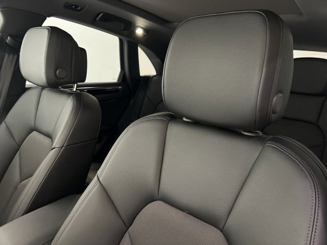 Used 2025 Porsche Macan T image 19