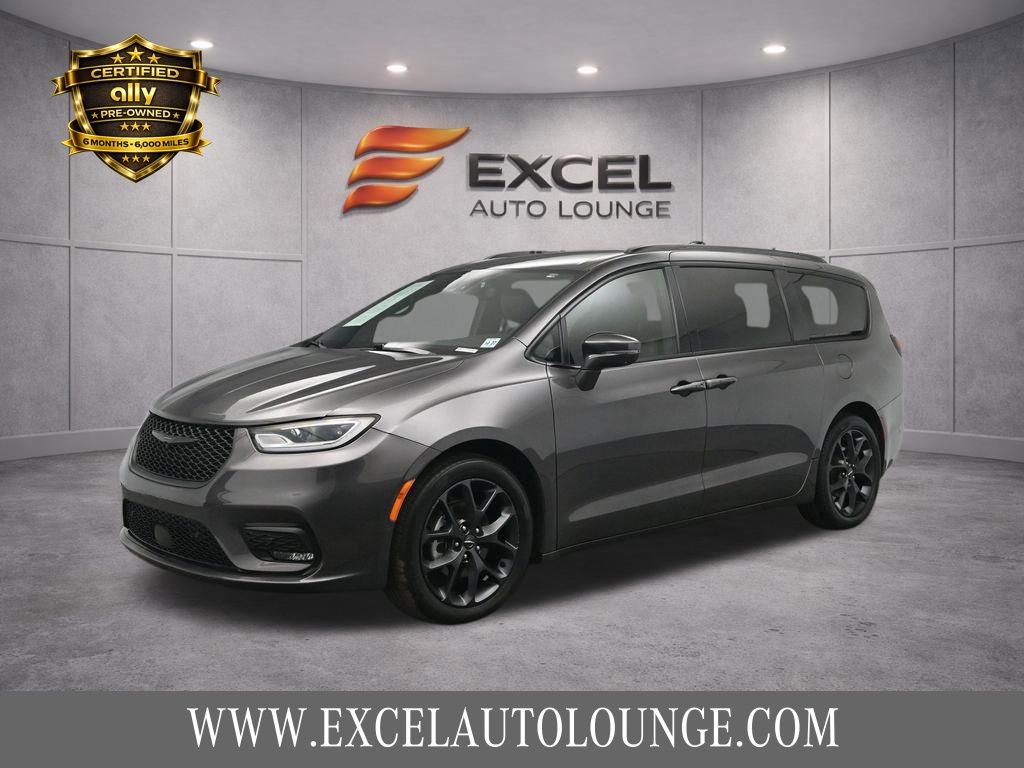 Used 2022 Chrysler Pacifica Touring-L w/ Uconnect Theater Family Group image 1