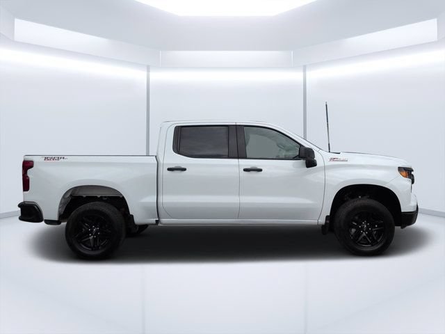 Used 2025 Chevrolet Silverado 1500 Custom Trail Boss AWD/4WD image 2