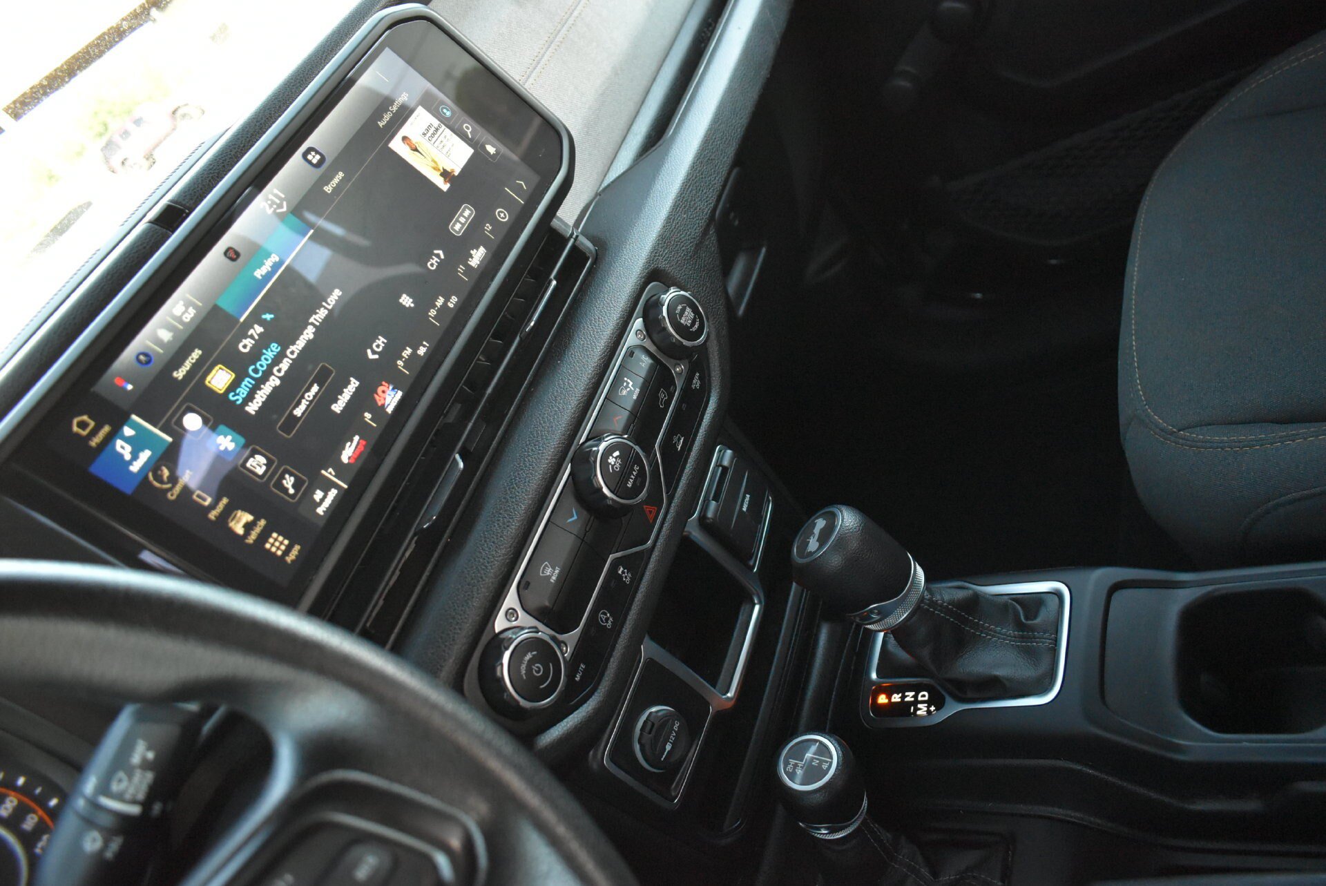 Used 2024 Jeep Wrangler Unlimited Sport AWD/4WD image 22