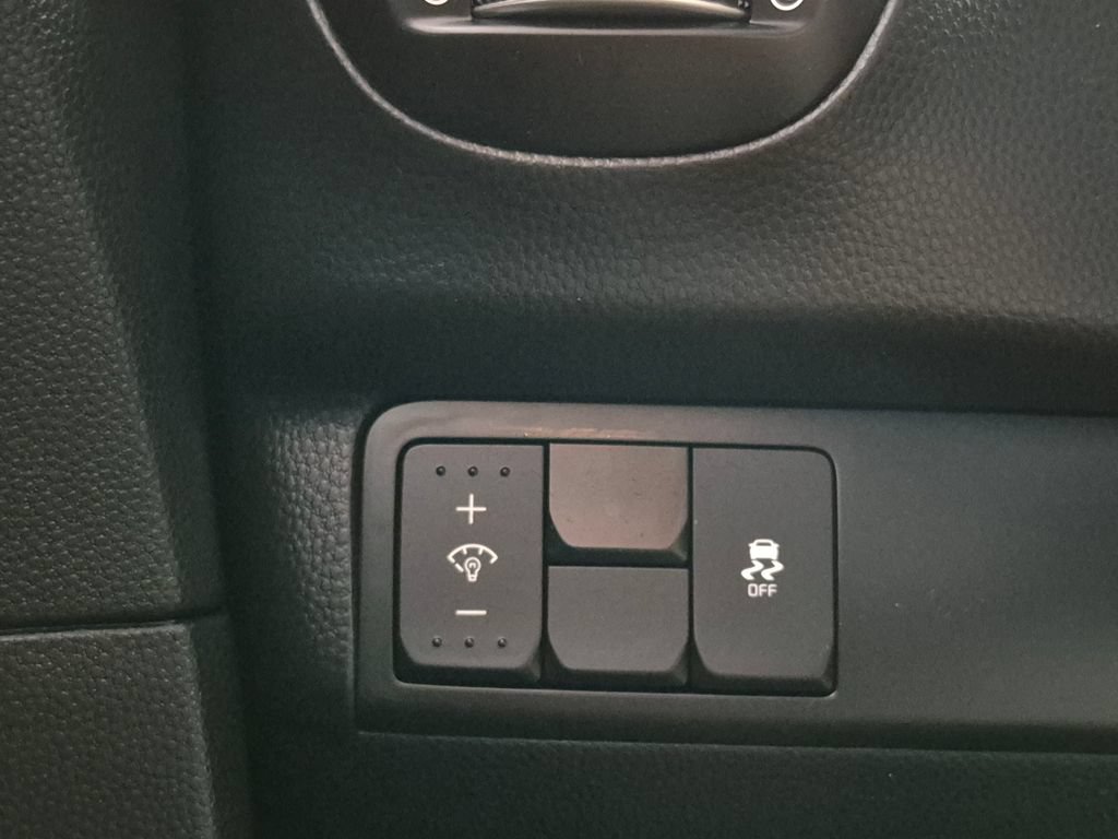Used 2018 Kia Soul + FWD image 18
