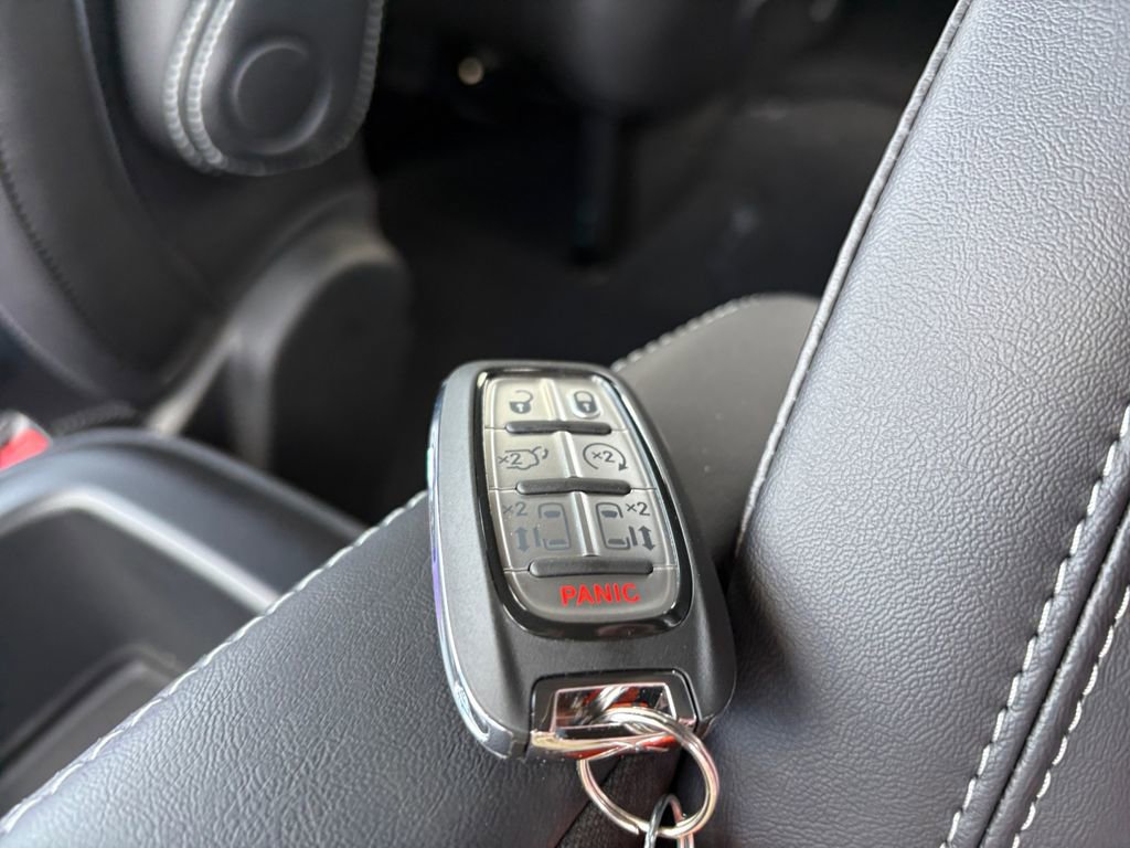 New 2026 Chrysler Pacifica Select image 30