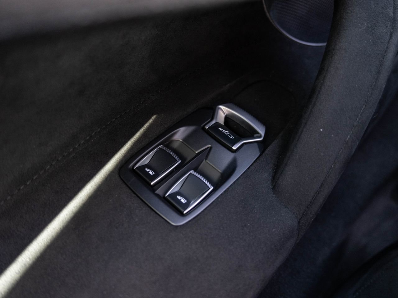 Used 2024 McLaren 750S image 26